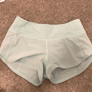 Lululemon Speed Up Low-Rise Lined Short 2.5", Size 2